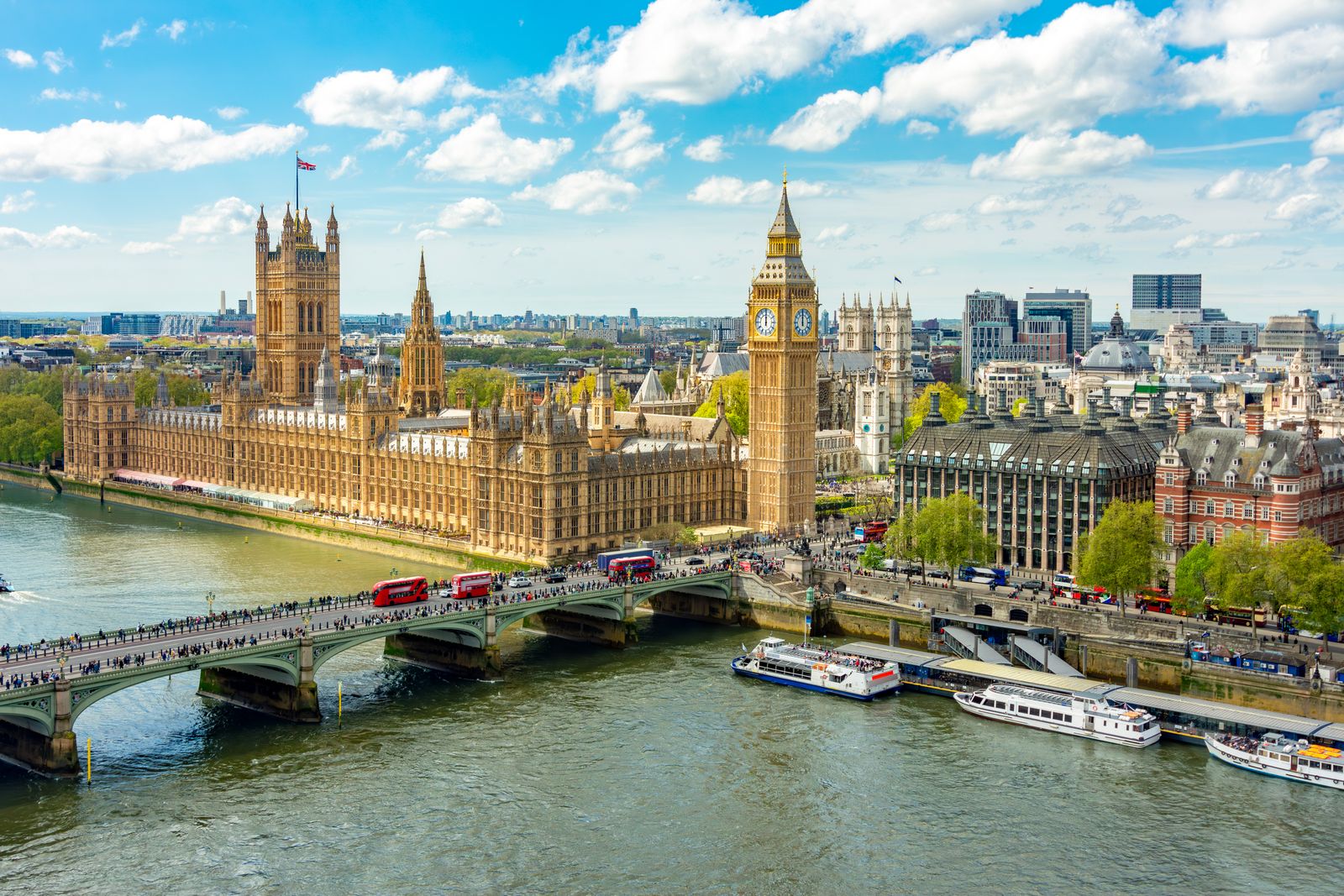 Vue aérienne du Parlement et de Big Ben à Londres.